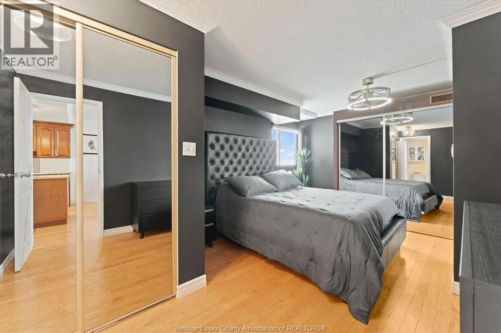 515 RIVERSIDE DRIVE West Unit# 1608