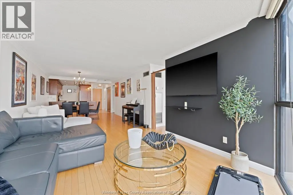 515 RIVERSIDE DRIVE West Unit# 1608