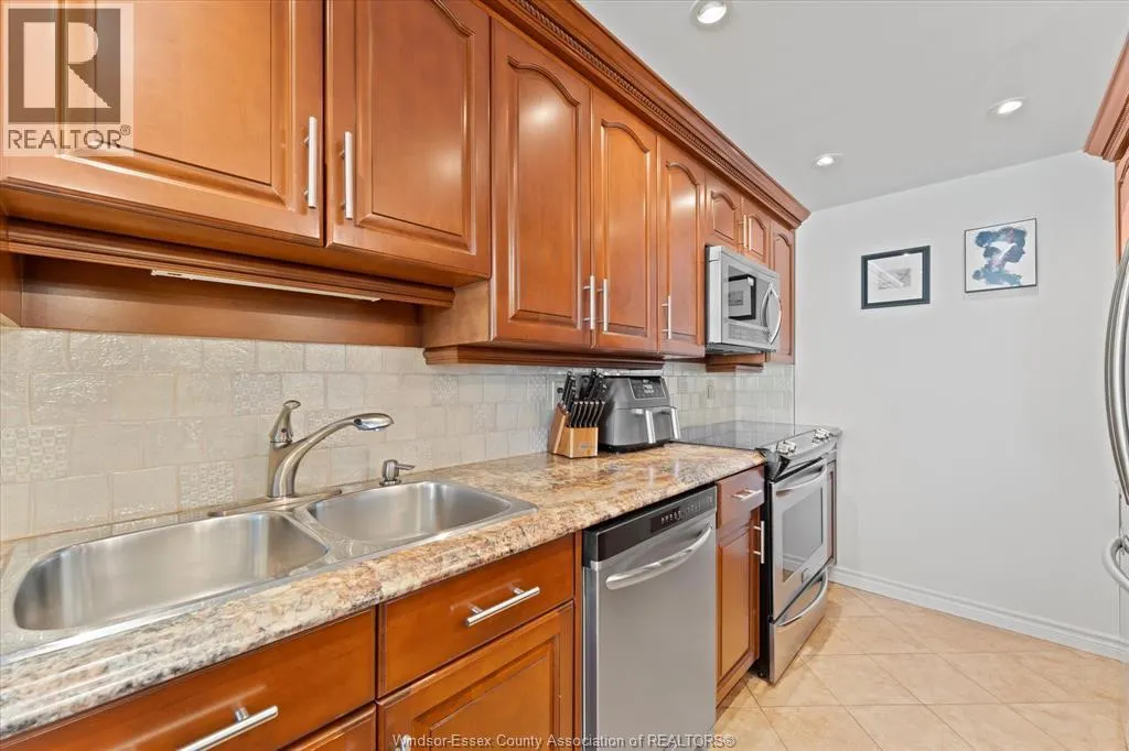 515 RIVERSIDE DRIVE West Unit# 1608