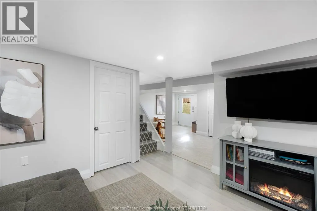 1331 CLOVELLY DRIVE