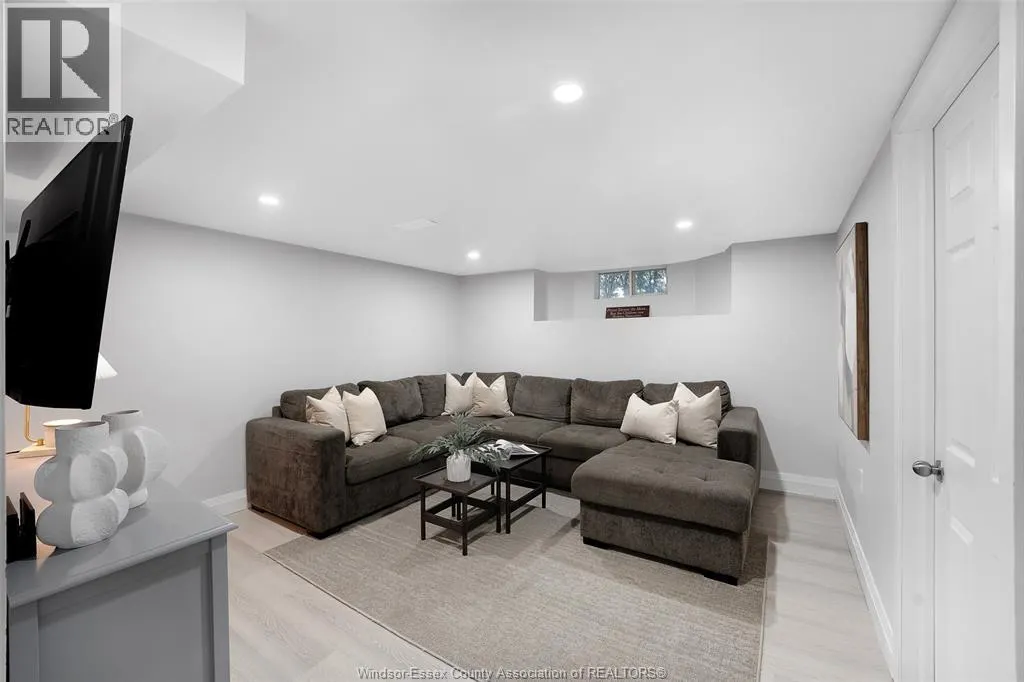 1331 CLOVELLY DRIVE