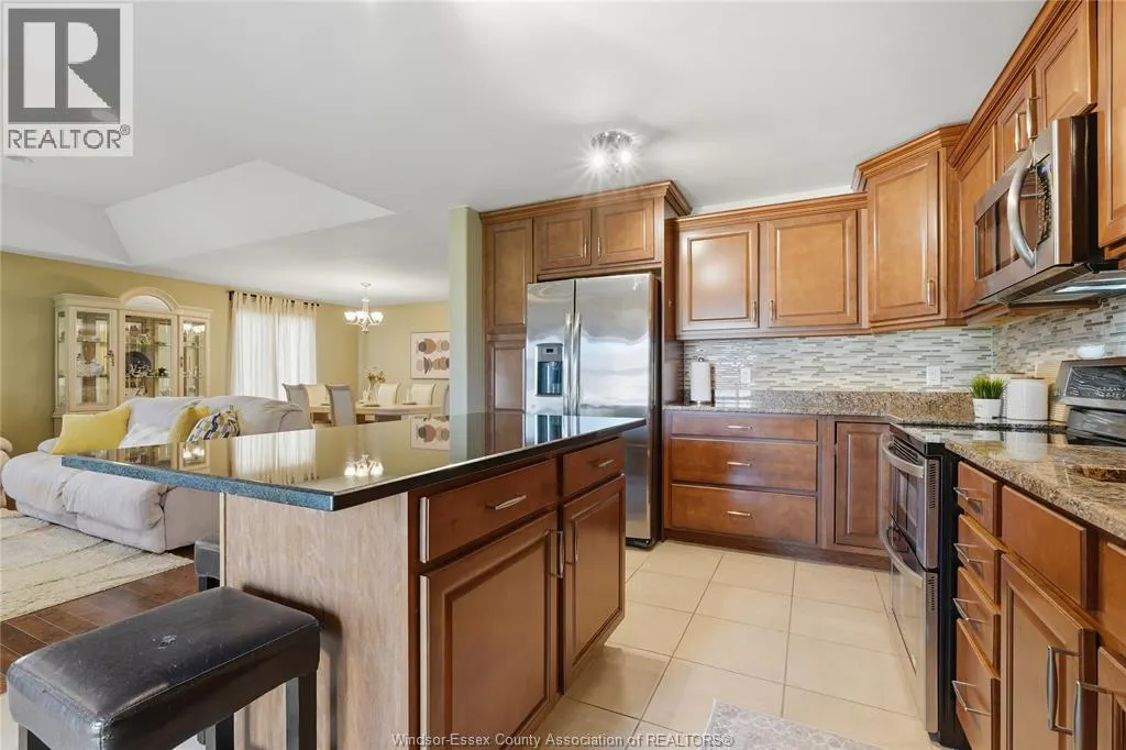256 MAXWELL CRESCENT