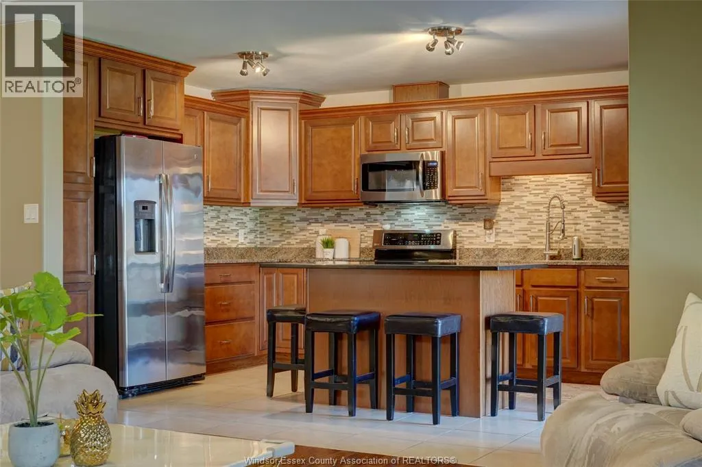 256 MAXWELL CRESCENT