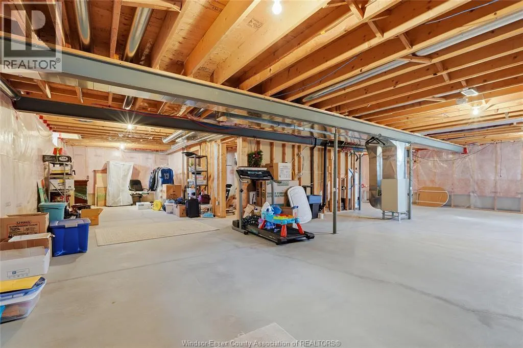 256 MAXWELL CRESCENT