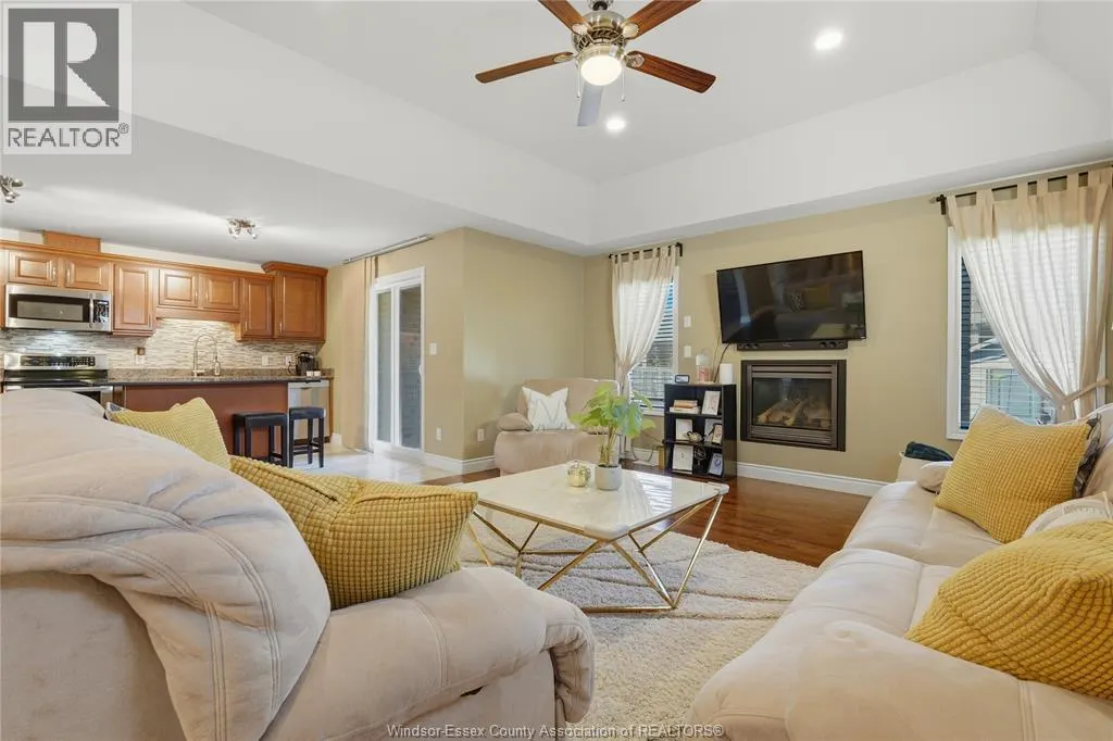 256 MAXWELL CRESCENT