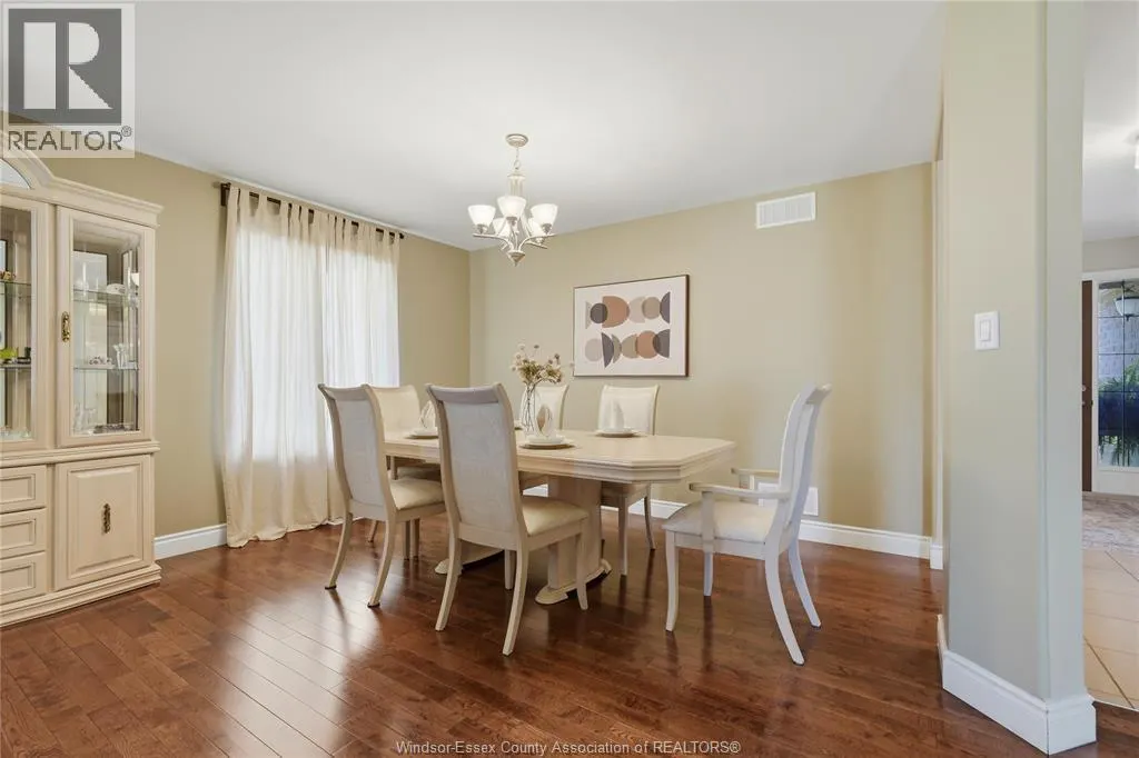 256 MAXWELL CRESCENT