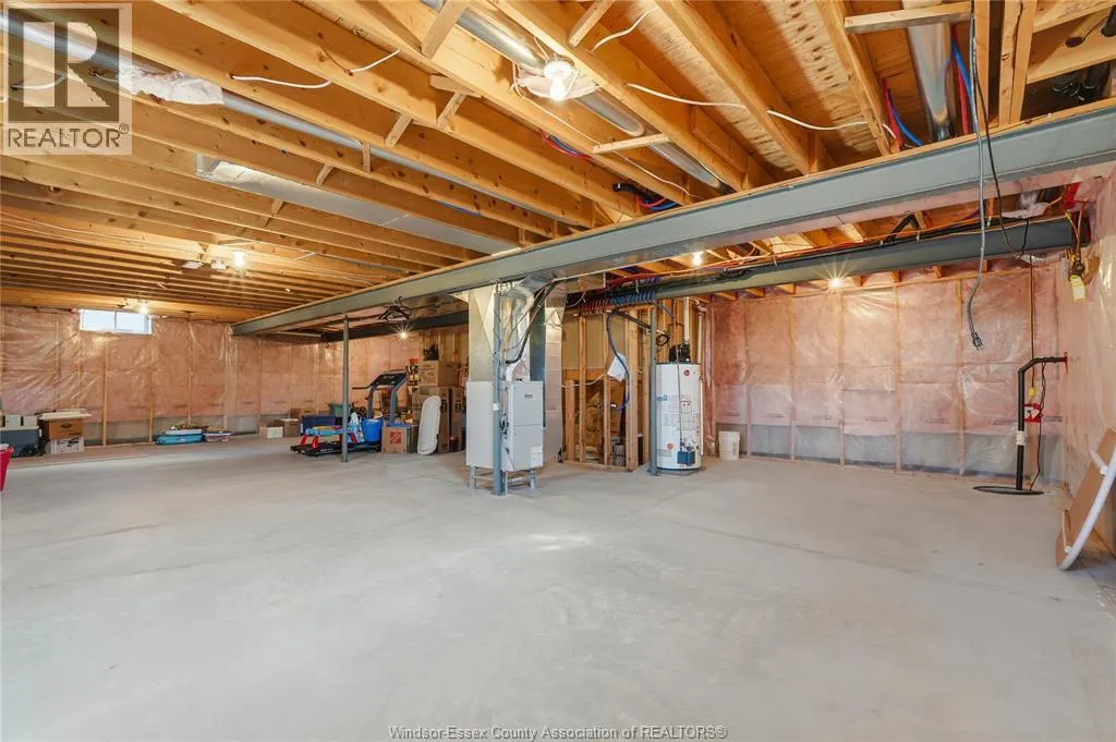 256 MAXWELL CRESCENT