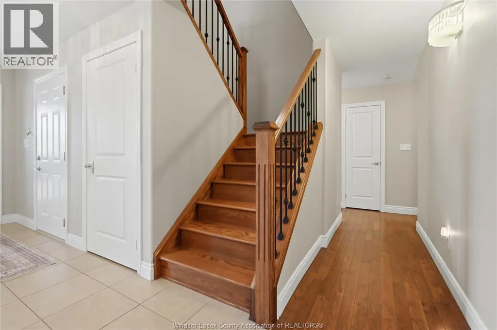 256 MAXWELL CRESCENT