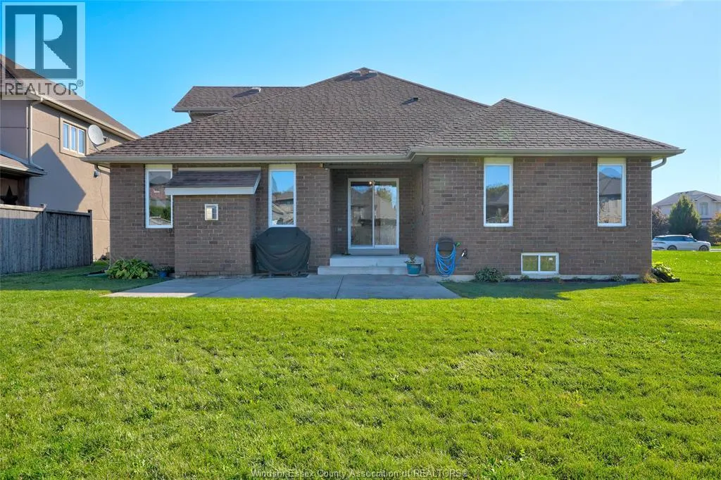 256 MAXWELL CRESCENT