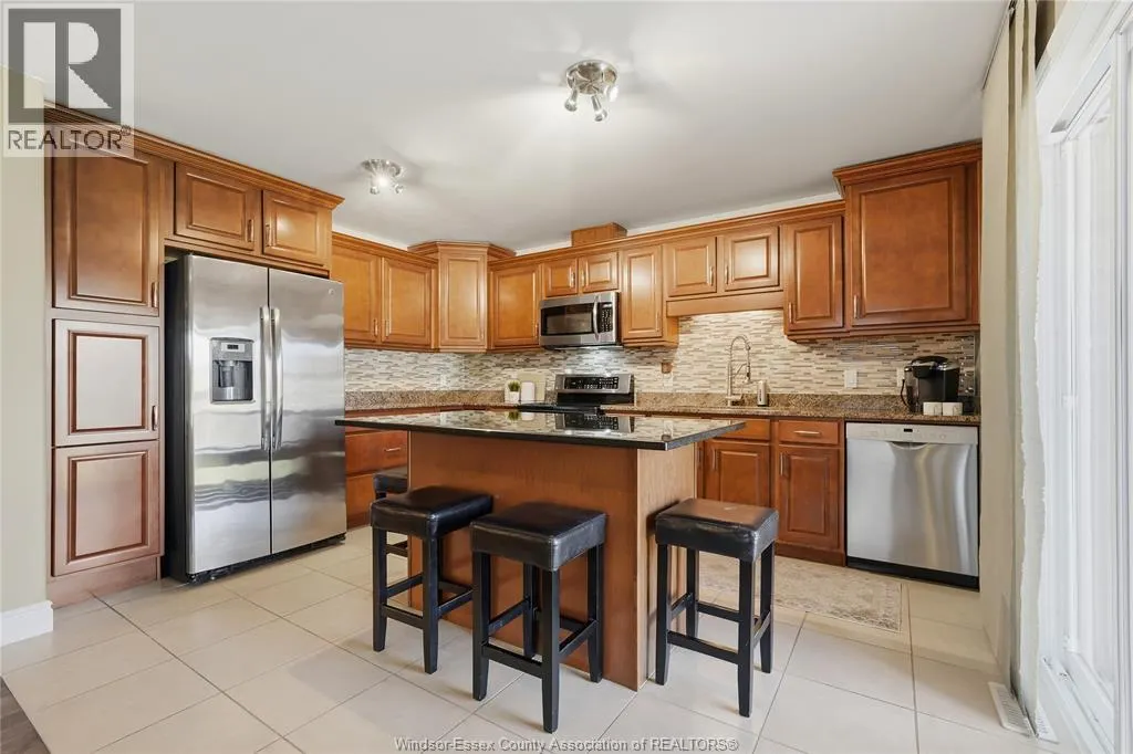 256 MAXWELL CRESCENT
