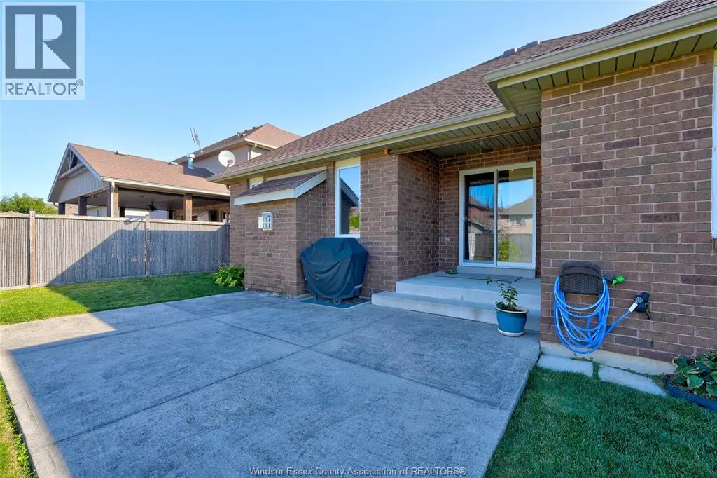 256 MAXWELL CRESCENT