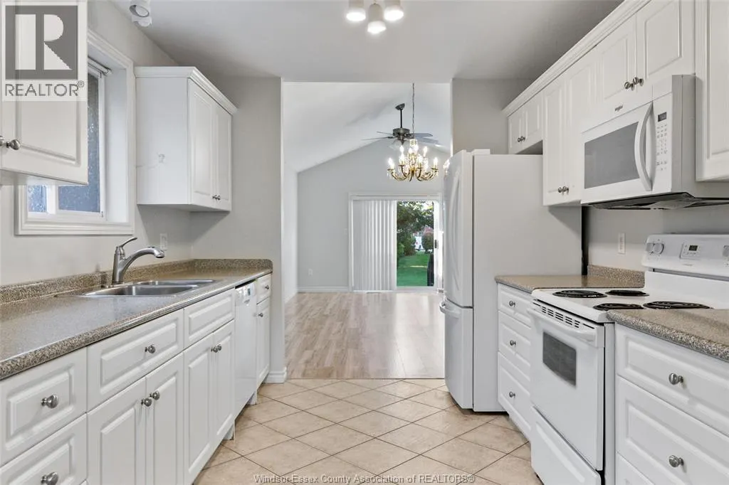 1487 IMPERIAL CRESCENT