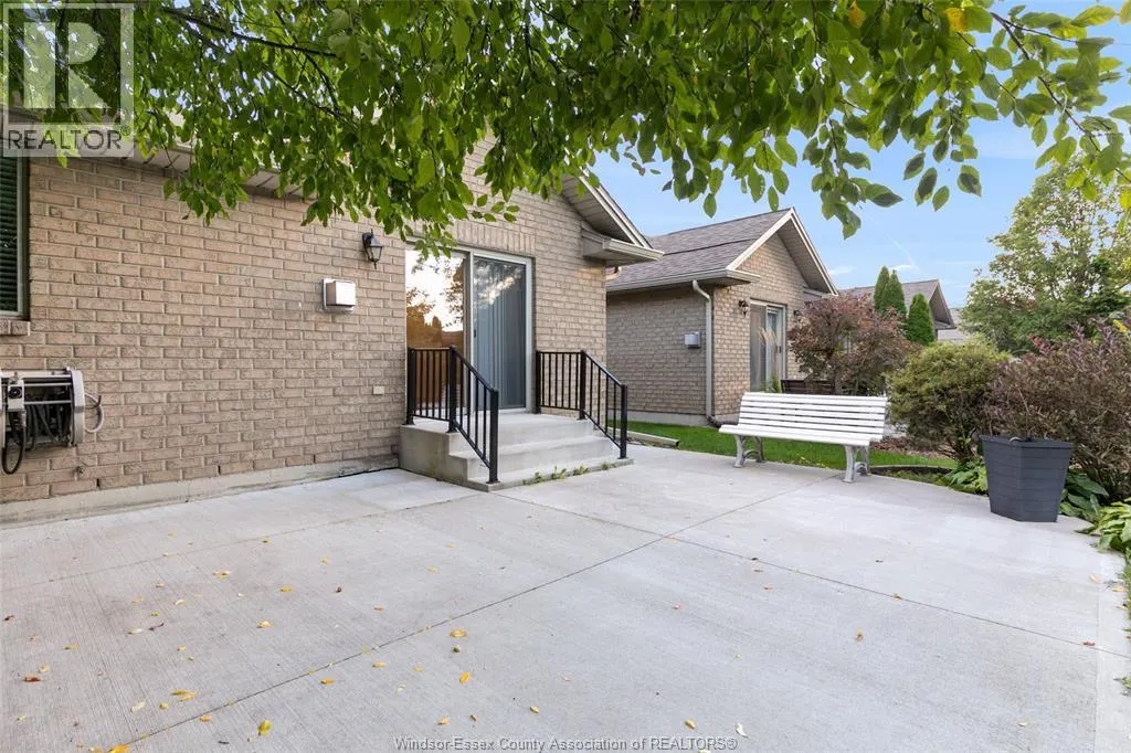 1487 IMPERIAL CRESCENT