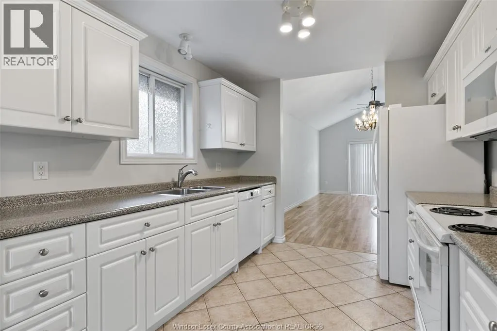 1487 IMPERIAL CRESCENT