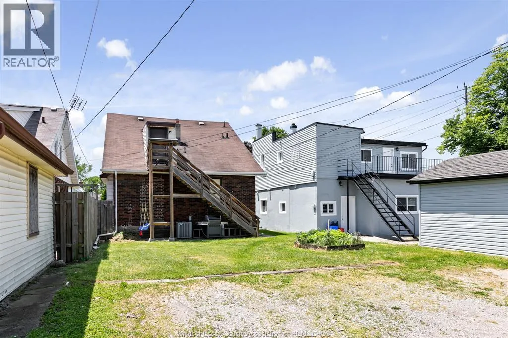 906 Elsmere