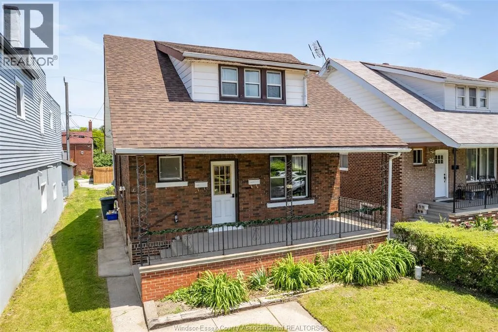 906 Elsmere