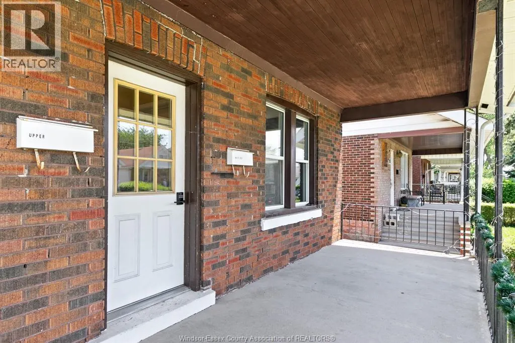 906 Elsmere