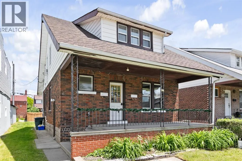 906 Elsmere