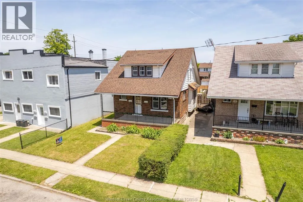 906 Elsmere