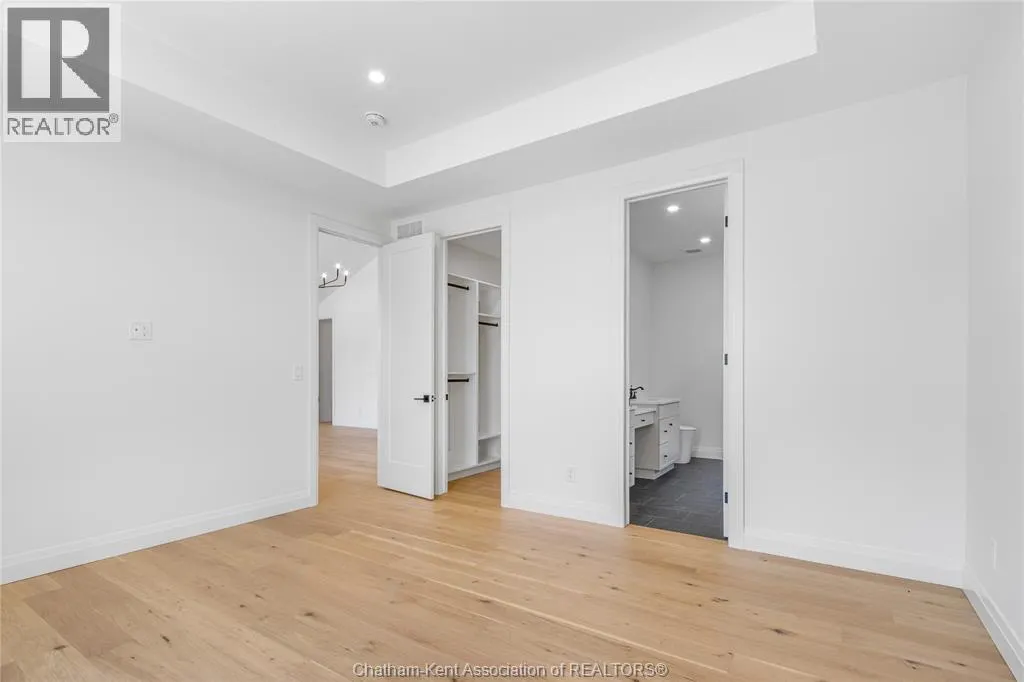 30 ROSEWOOD CRESCENT