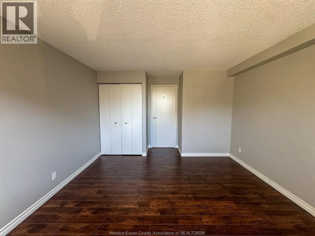 3936 WYANDOTTE Unit# 304