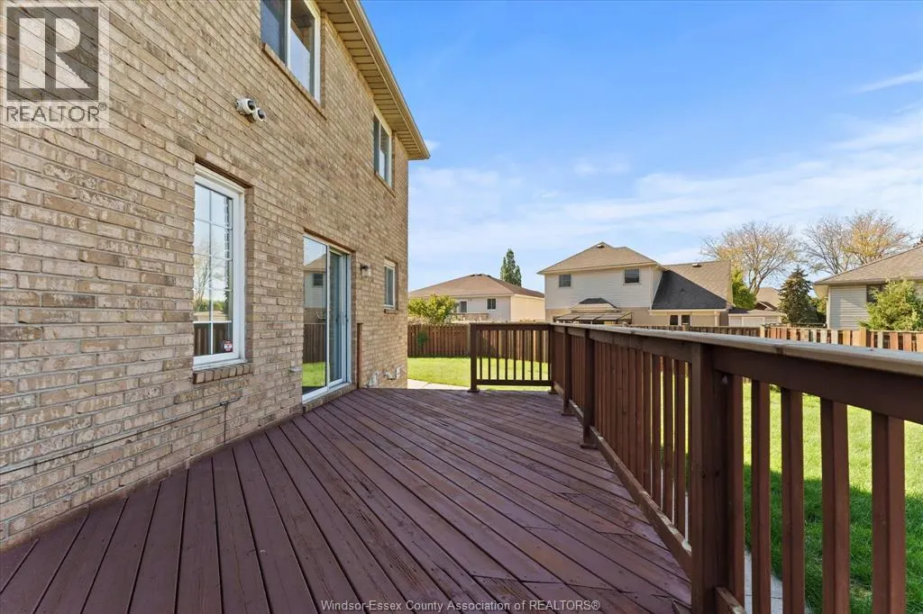 120 HAMPTON CRESCENT
