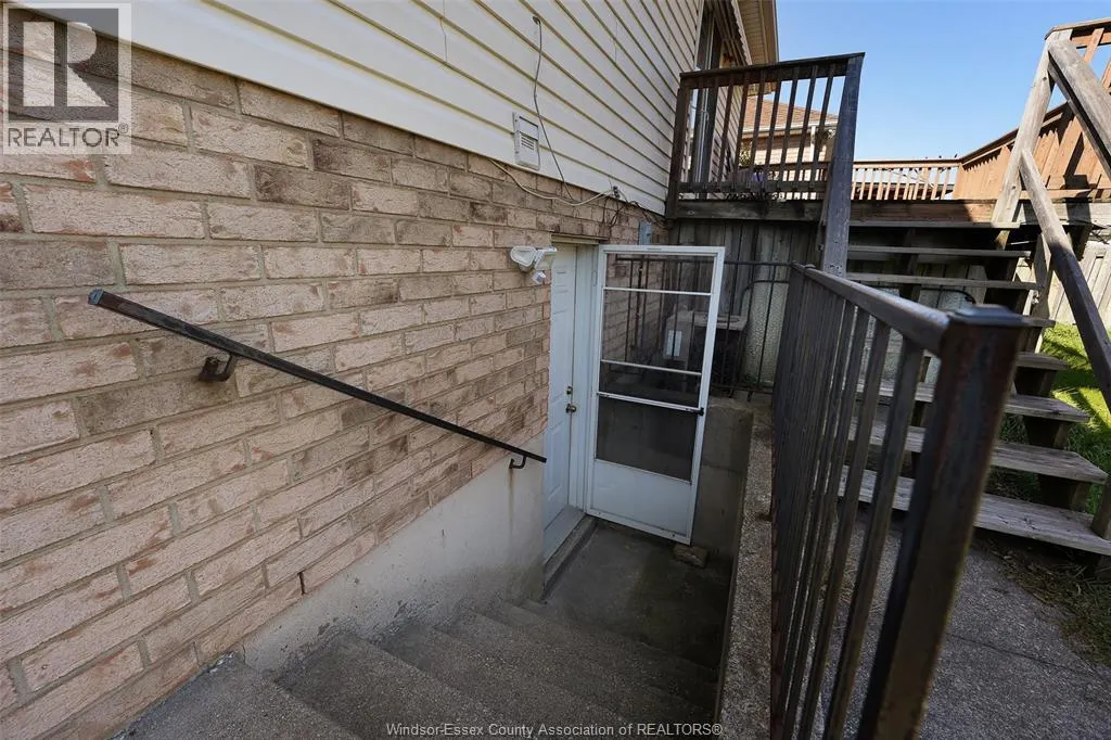2314 ST CLAIR AVENUE