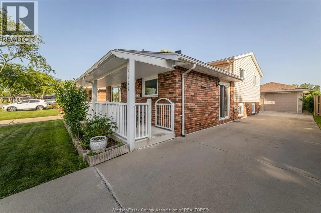 3444 HEMLOCK
