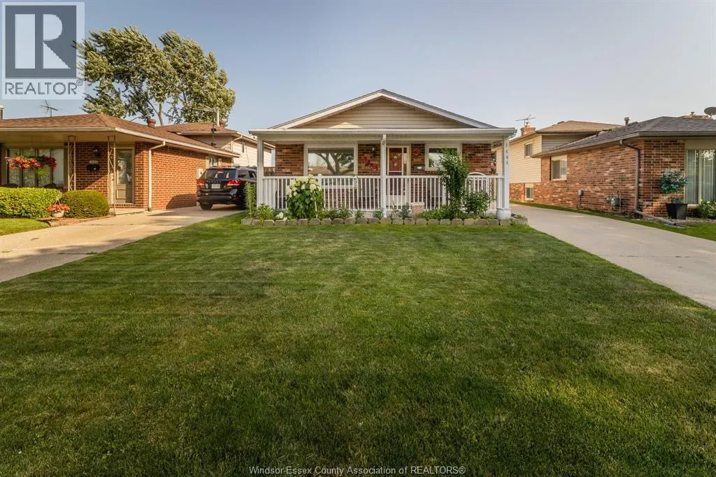 3444 HEMLOCK