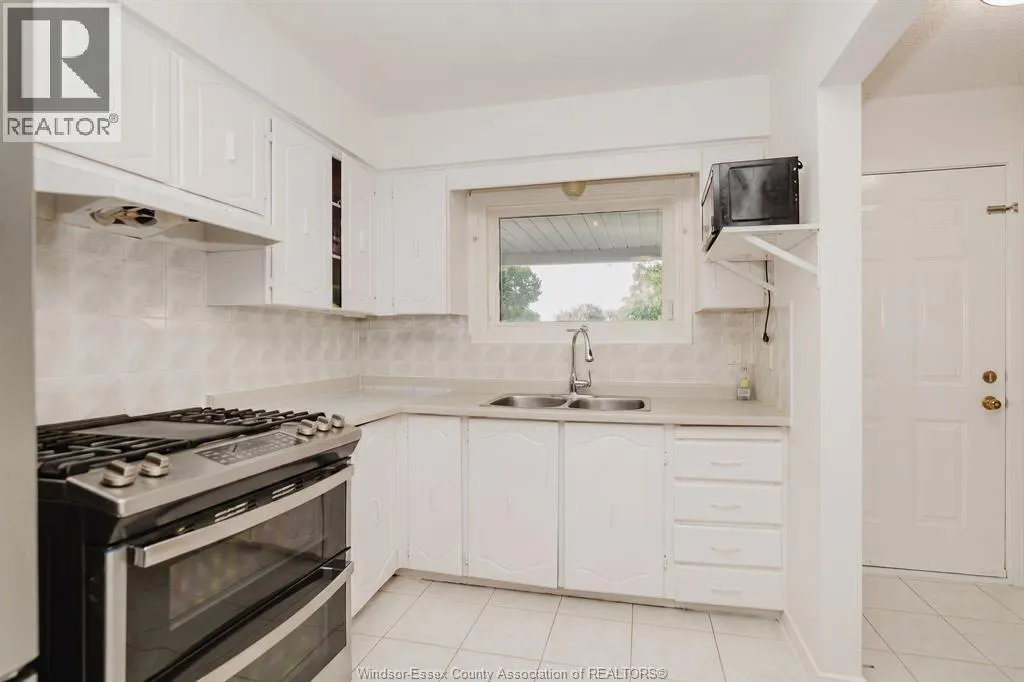 3444 HEMLOCK