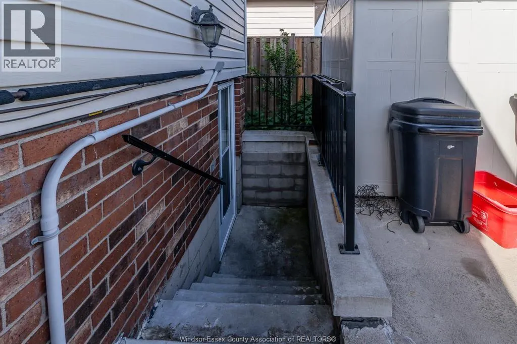 3444 HEMLOCK