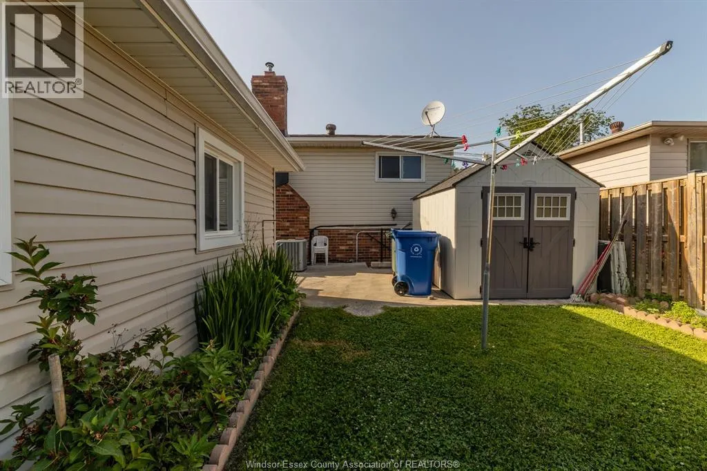 3444 HEMLOCK