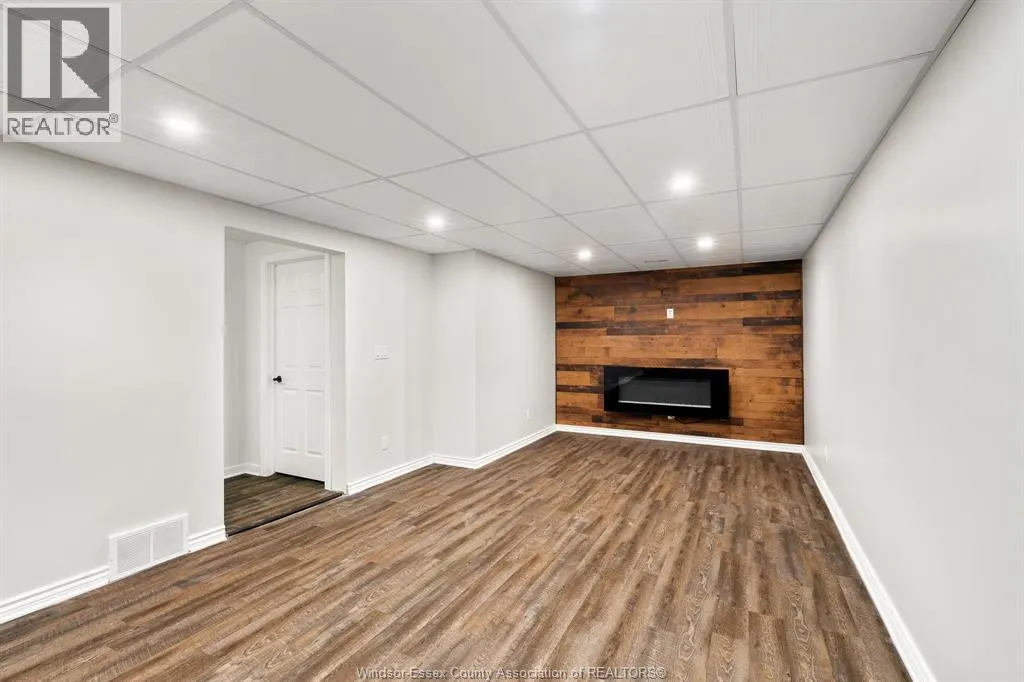 341 Rockport LANE