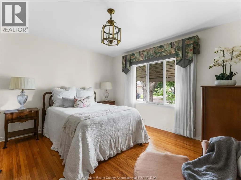 2566 Tourangeau ROAD