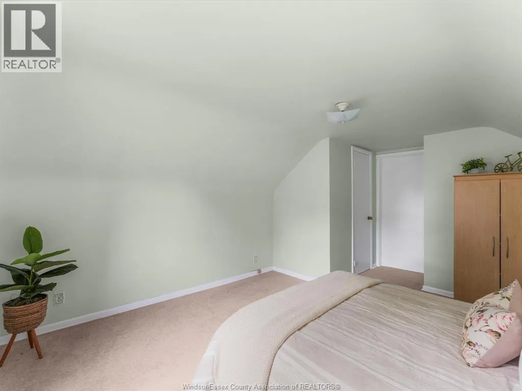 2566 Tourangeau ROAD