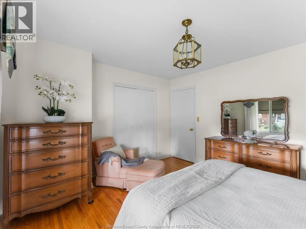 2566 Tourangeau ROAD