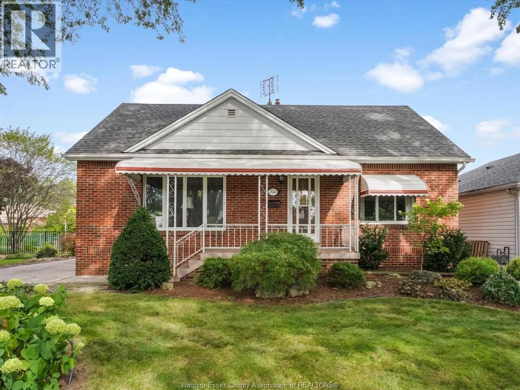 2566 Tourangeau ROAD