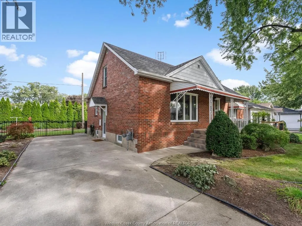 2566 Tourangeau ROAD