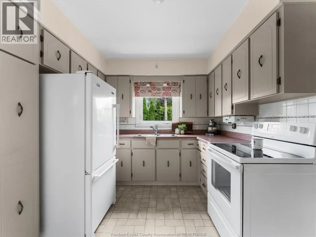 2566 Tourangeau ROAD