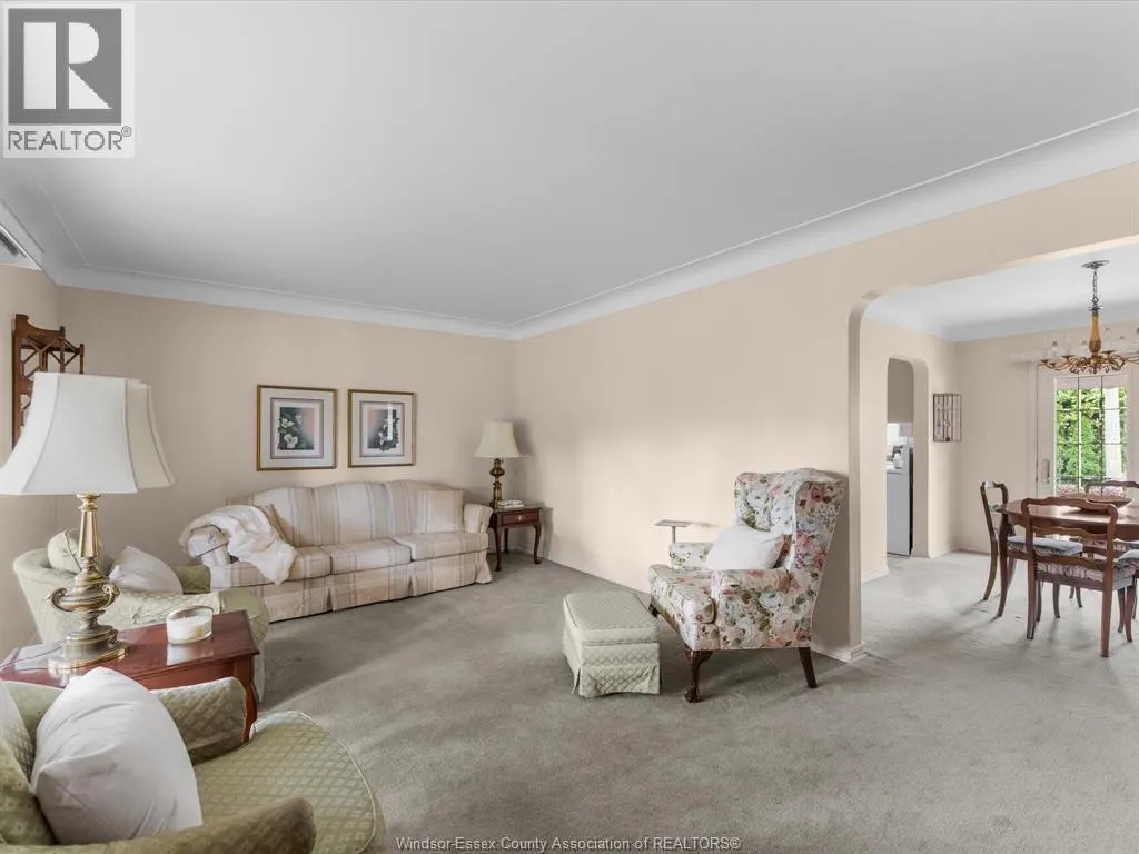2566 Tourangeau ROAD