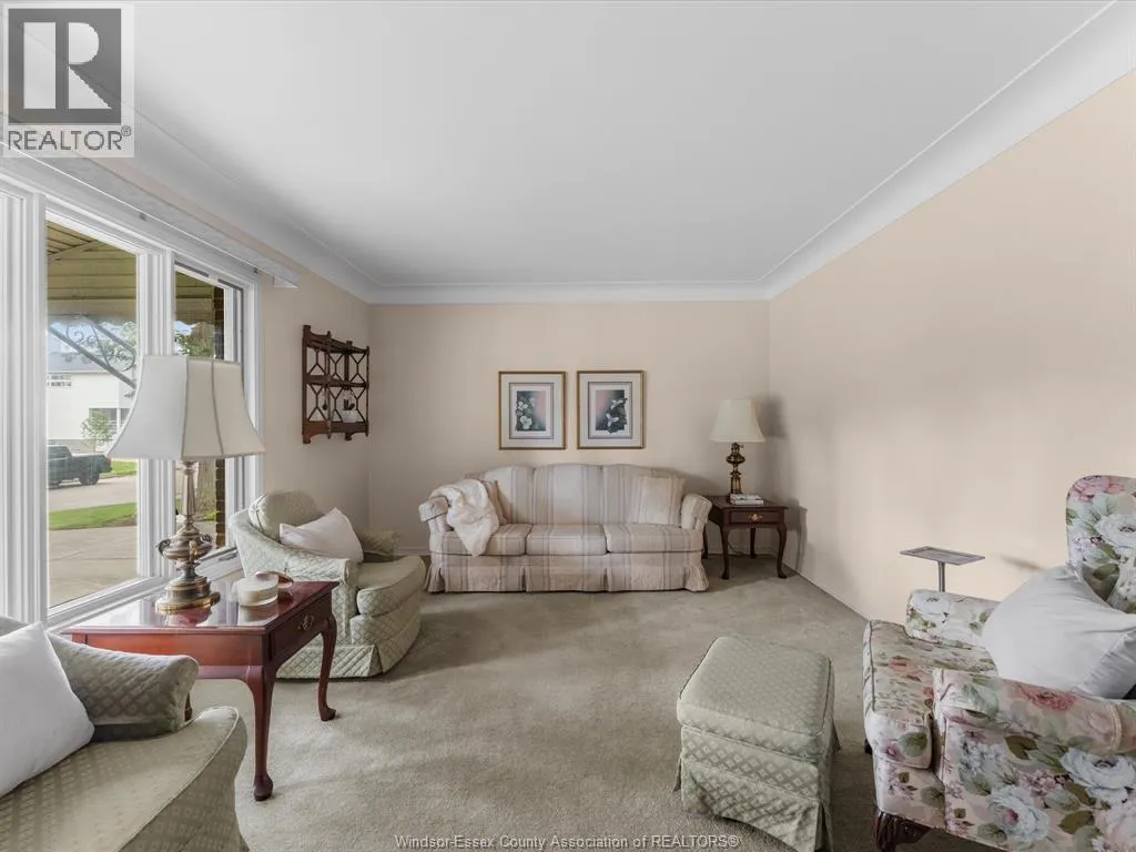 2566 Tourangeau ROAD