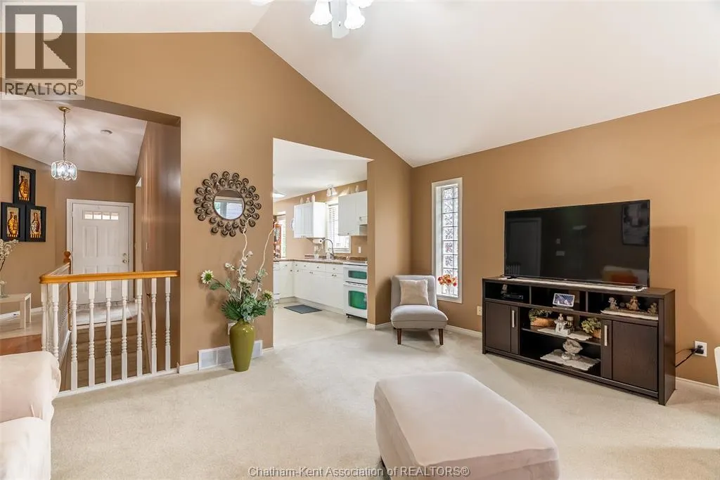 154 Semenyn AVENUE Unit# 24