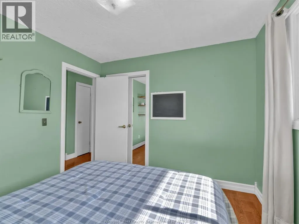 920 Essex Road 14