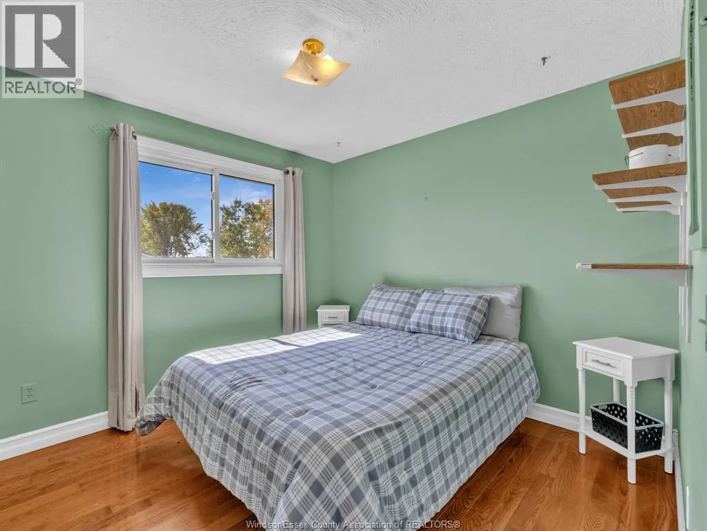 920 Essex Road 14