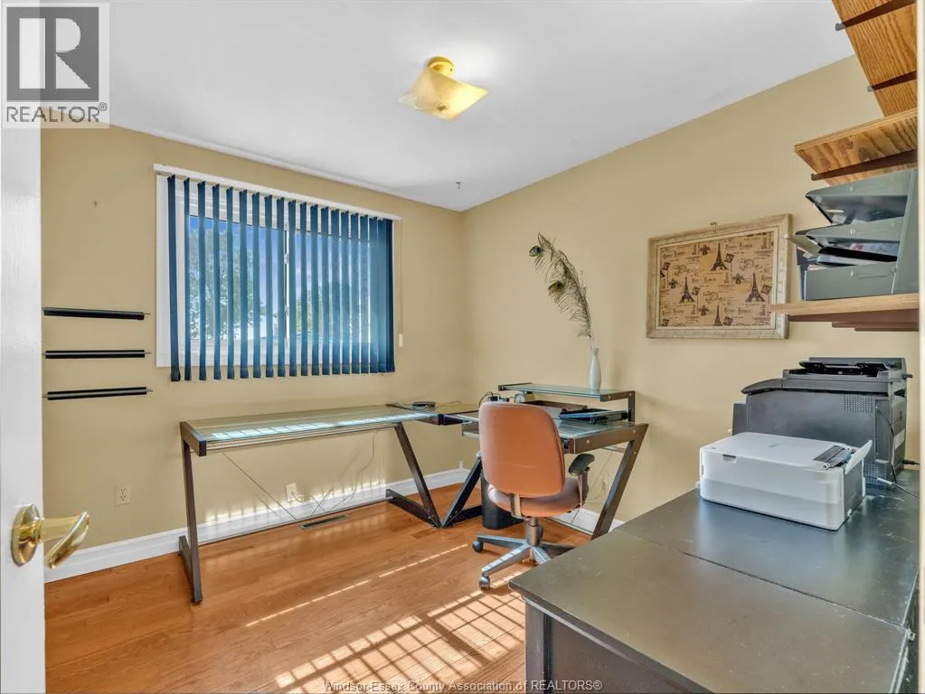920 Essex Road 14