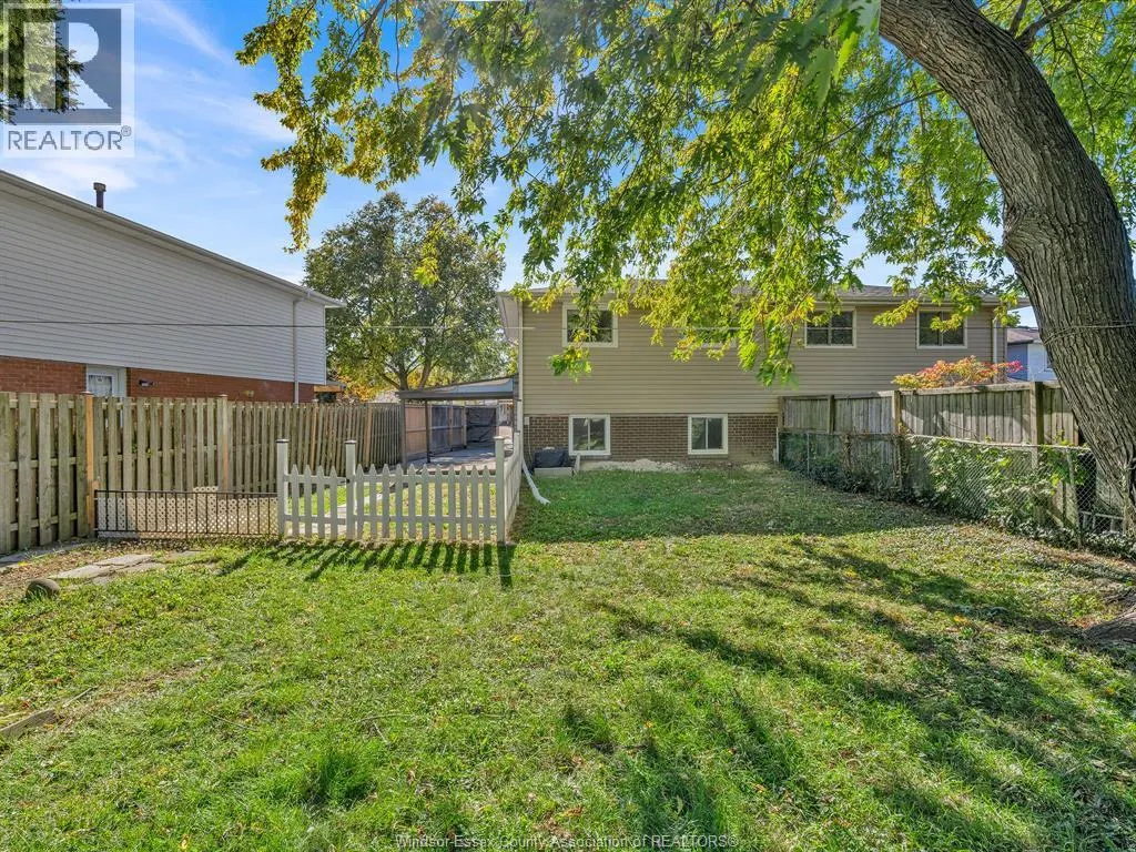 9832 LYNNGROVE CRESCENT