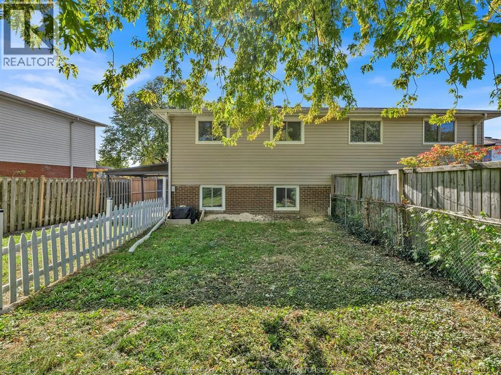 9832 LYNNGROVE CRESCENT