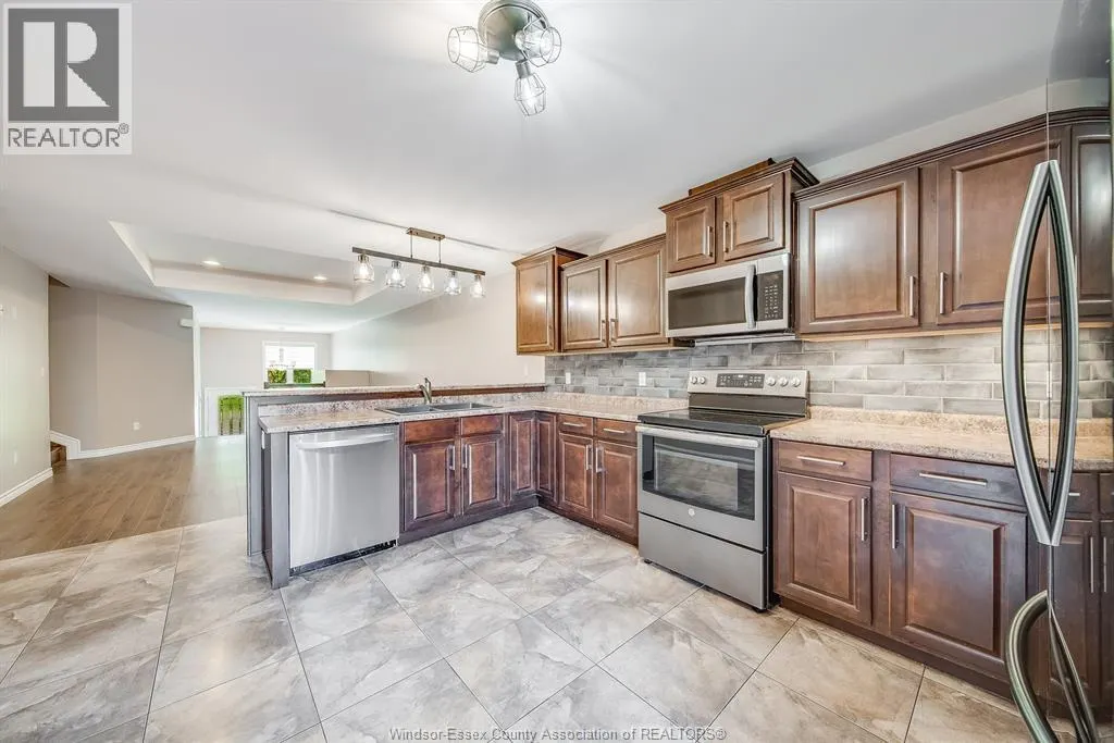 11916 BOULDER CRESCENT