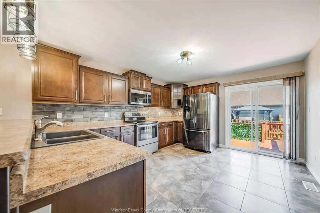 11916 BOULDER CRESCENT