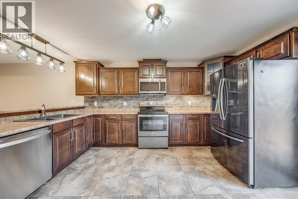 11916 BOULDER CRESCENT